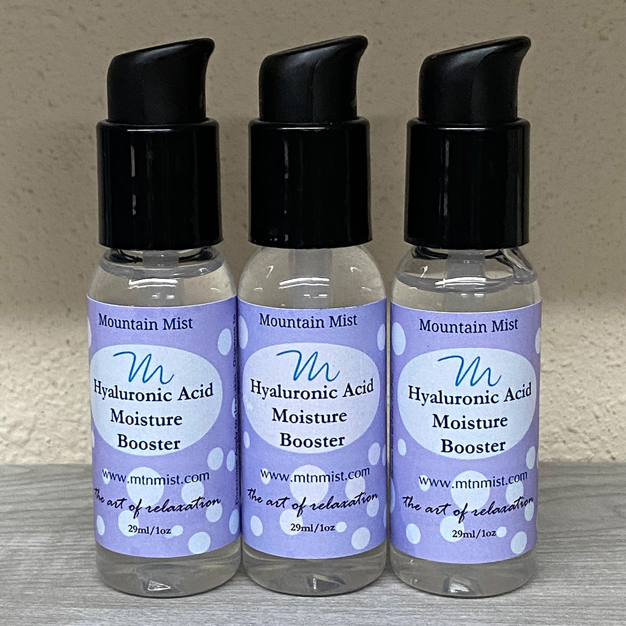 * Hyaluronic Acid Hydrating Serum
